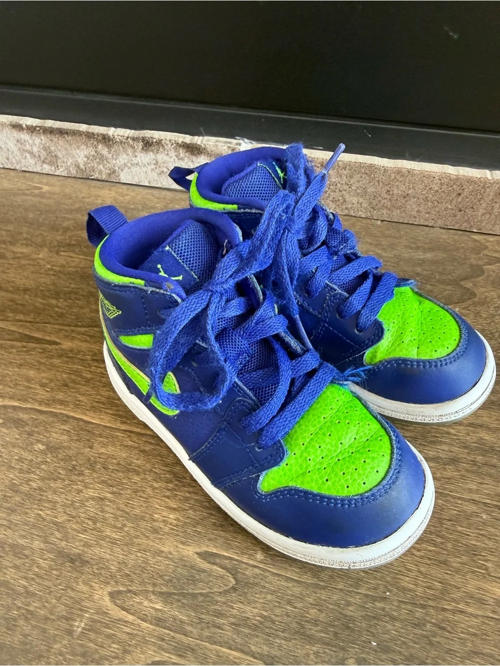 Jordan Air Jordan 1 Mid Top Kids Sneaker Blue Green Leather US 8C 705304-407